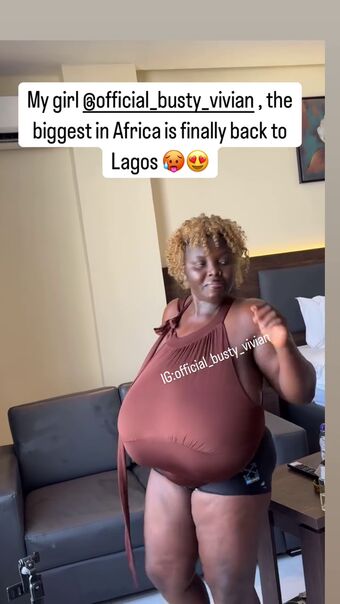 Busty Vivian Nahé Úniky OnlyFans Fotka 52