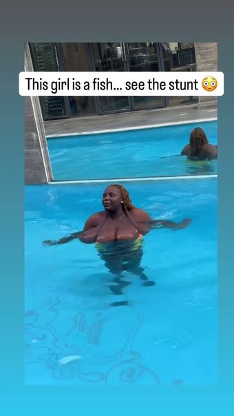 Busty Vivian Nahé Úniky OnlyFans Fotka 55