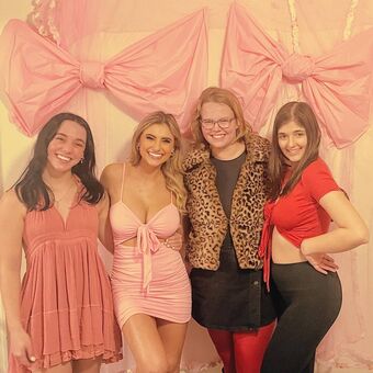 Candied Carly Nahé Úniky OnlyFans Fotka 10