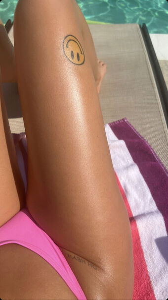 Candis Hertz Nahé Úniky OnlyFans Fotka 12