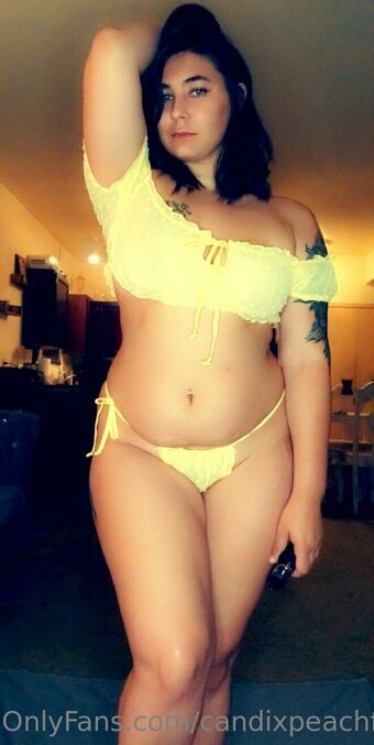 candixpeachfree Nahé Úniky OnlyFans Fotka 16