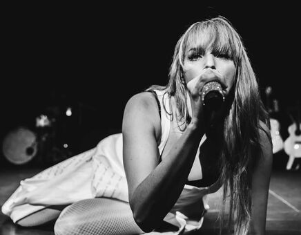 Charity Eden / Taylor Swift Impersonator