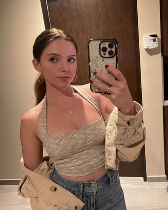 Chloe Csengery