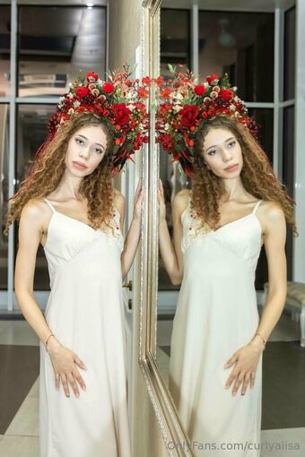 curlyalisa