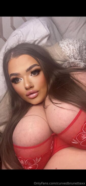 curvedbrunettexx
