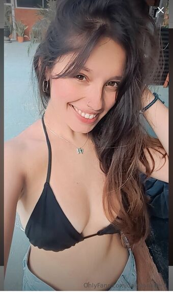 Daisyonafield Nahé Úniky OnlyFans Fotka 1