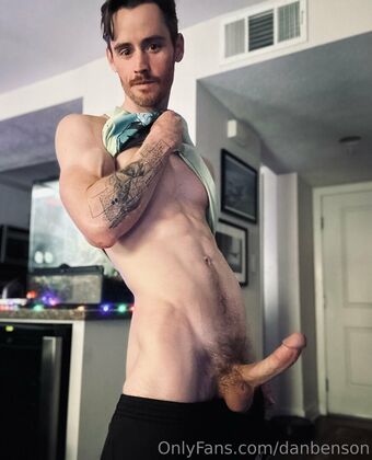 danbenson Nahé Úniky OnlyFans Fotka 42