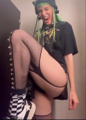 Dani Thorne