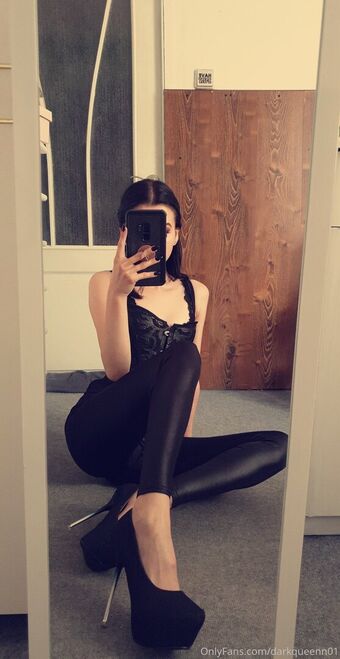 darkqueenn01 Nahé Úniky OnlyFans Fotka 24