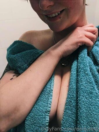 darkuredi Nahé Úniky OnlyFans Fotka 2
