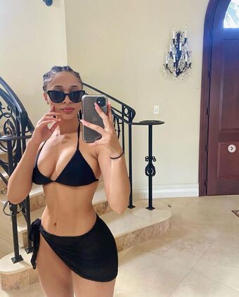Delaney Nahé Úniky OnlyFans Fotka 12
