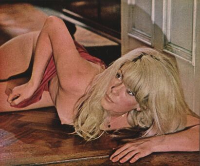 Deneuve Nahé Úniky OnlyFans Fotka 18