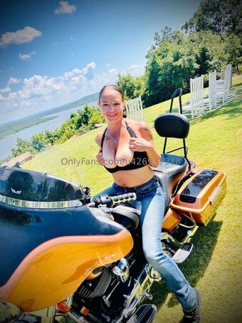 DevilDoll40480 Nahé Úniky OnlyFans Fotka 16