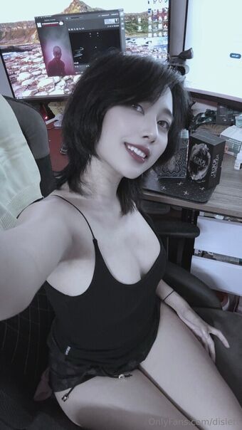 Disleft Nahé Úniky OnlyFans Fotka 28