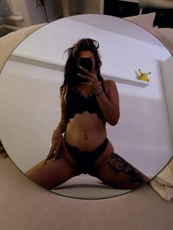 Divmcnd Nahé Úniky OnlyFans Fotka 2