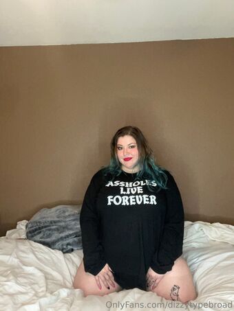 dizzytypebroad Nahé Úniky OnlyFans Fotka 14