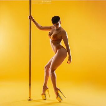 Doris Rnold Nahé Úniky OnlyFans Fotka 4