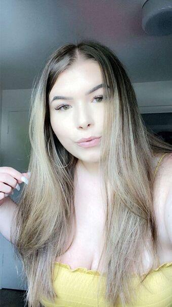 echoonutt Nahé Úniky OnlyFans Fotka 3