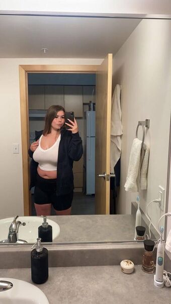 echoonutt Nahé Úniky OnlyFans Fotka 4