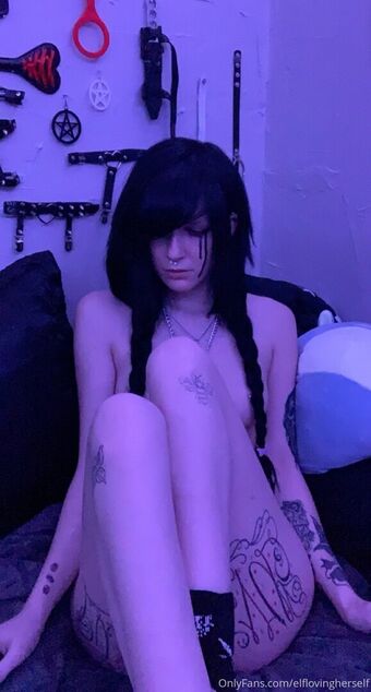 elflovingherself Nahé Úniky OnlyFans Fotka 3