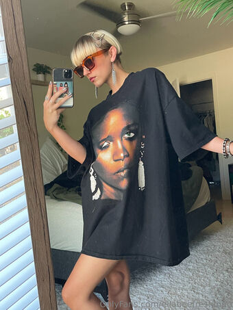 ellabeefreshman Nahé Úniky OnlyFans Fotka 3