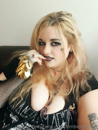 embergemini Nahé Úniky OnlyFans Fotka 23