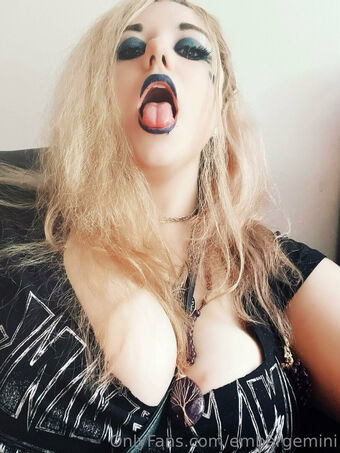 embergemini Nahé Úniky OnlyFans Fotka 31