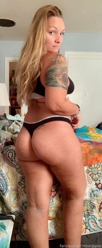 EmberJayne Nahé Úniky OnlyFans Fotka 3