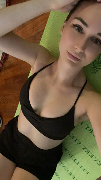 embertay Nahé Úniky OnlyFans Fotka 6