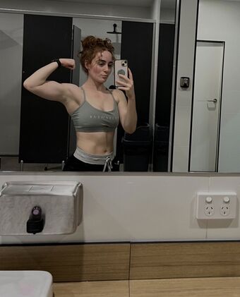 Emily Roach Nahé Úniky OnlyFans Fotka 1