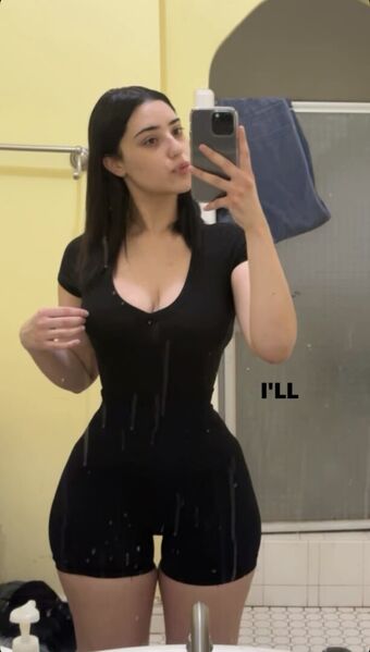 Emptycupcakee Nahé Úniky OnlyFans Fotka 9