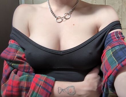 emulicious Nahé Úniky OnlyFans Fotka 12