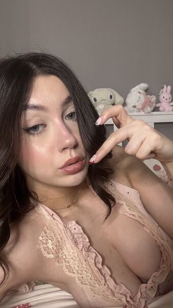 Errin Nahé Úniky OnlyFans Fotka 22