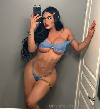 Esmeralda Nova