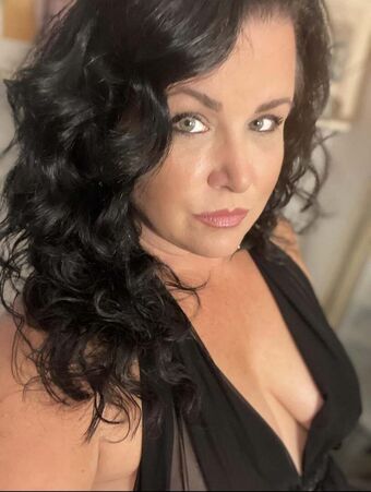EV Parrish Nahé Úniky OnlyFans Fotka 12