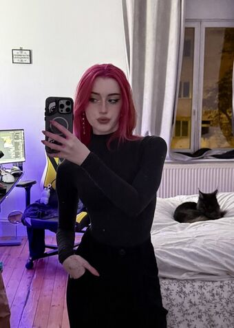 Evalunna Nahé Úniky OnlyFans Fotka 18
