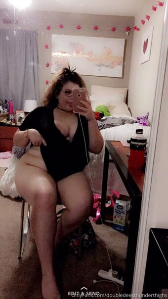 everythingonplus Nahé Úniky OnlyFans Fotka 2