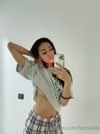 FancyVikki Nahé Úniky OnlyFans Fotka 4