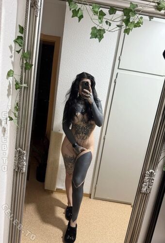 Fee.eeeee Nahé Úniky OnlyFans Fotka 1
