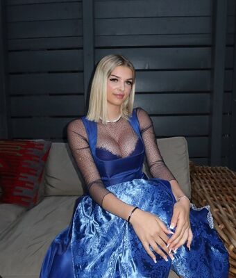 Feli Hell Nahé Úniky OnlyFans Fotka 2