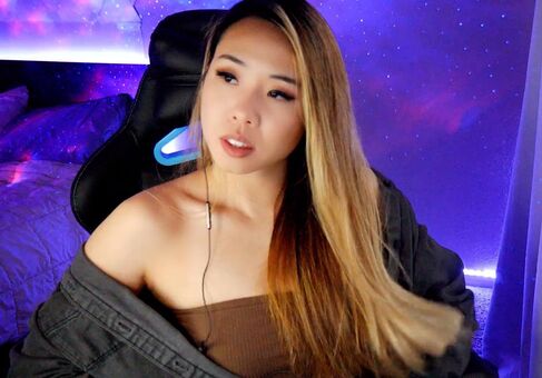 Floskeee Nahé Úniky OnlyFans Fotka 21