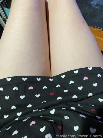 Frozen_Cherry Nahé Úniky OnlyFans Fotka 18