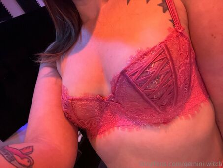 gemini.witch Nahé Úniky OnlyFans Fotka 14