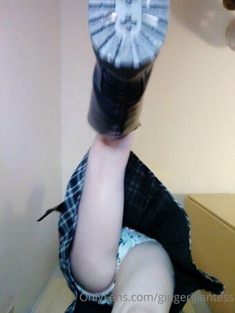gingergiantess Nahé Úniky OnlyFans Fotka 19