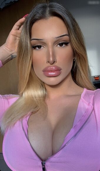 _Glamzon_ Nahé Úniky OnlyFans Fotka 10