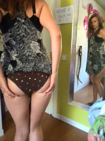 GreenObsession Nahé Úniky OnlyFans Fotka 9