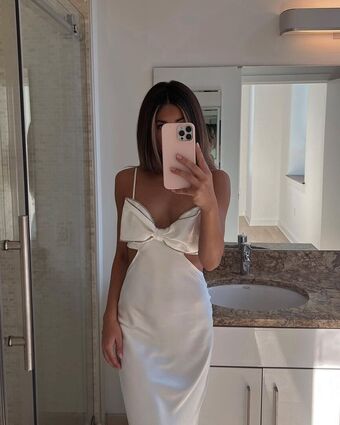 Hailey Lower Nahé Úniky OnlyFans Fotka 2