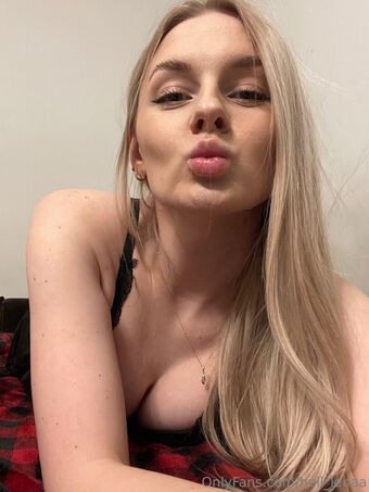 hell_lenaa