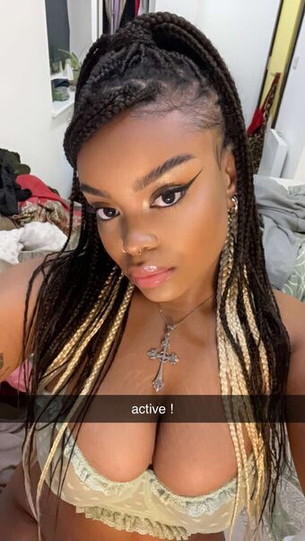 Hell0kittyevie Nahé Úniky OnlyFans Fotka 11