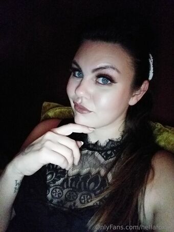 hellafoxxy Nahé Úniky OnlyFans Fotka 15